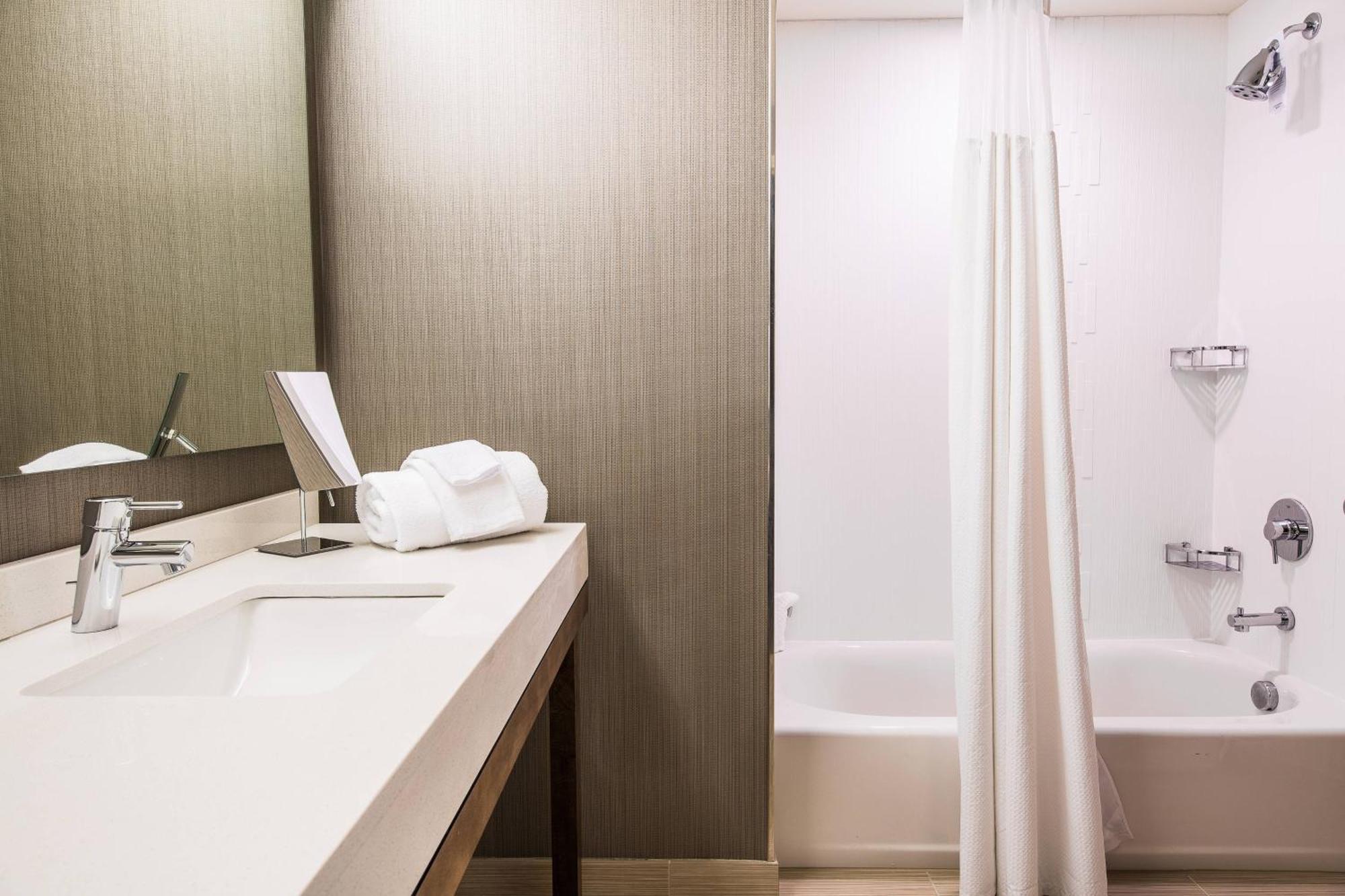 Courtyard By Marriott Columbia Cayce Hotel Buitenkant foto